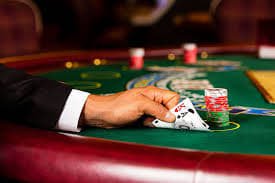 Blackjack hand decision interface and dealer interaction on erek 33